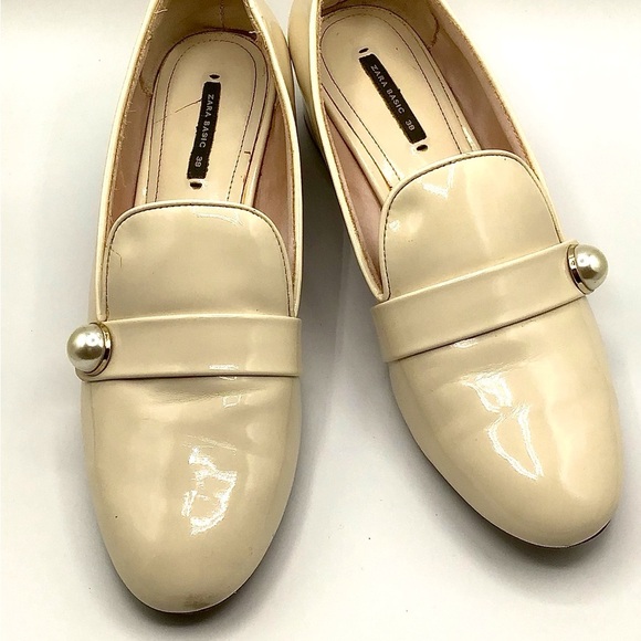 Zara Basic Collection Shiny Cream Women’s Shoes - Size US8 - EU 39 - Pre-loved - Picture 9 of 10